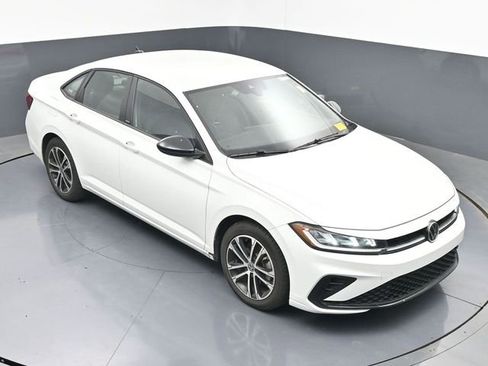 Used 2025 Volkswagen Jetta Sport FWD image 32