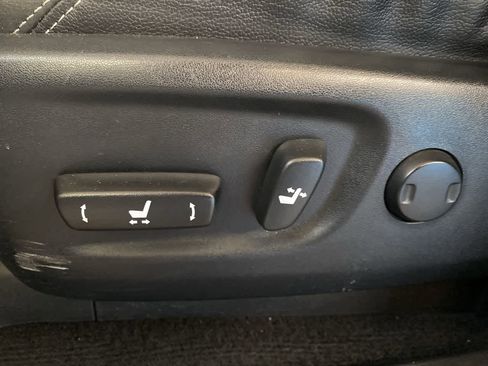Used 2018 Toyota 4Runner Limited AWD/4WD image 12