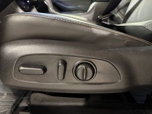 Used 2020 Chevrolet Traverse LT w/ LPO, Floor Liner Package FWD image 16
