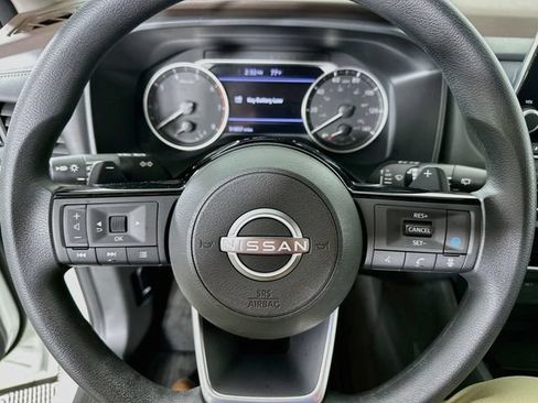Used 2023 Nissan Rogue SV AWD/4WD image 17