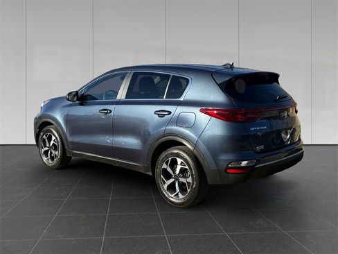 Used 2020 Kia Sportage LX image 3