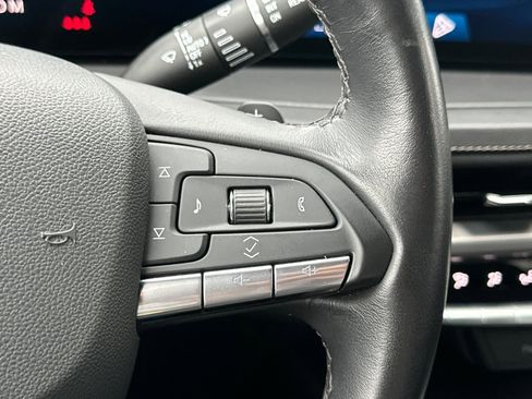 Used 2024 Cadillac XT4 Premium Luxury image 39