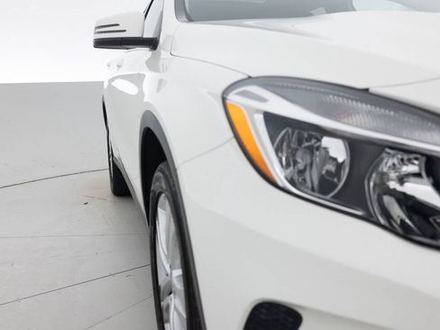 Used 2015 Mercedes-Benz GLA 250 GLA 250 4MATIC AWD 4dr SUV image 11