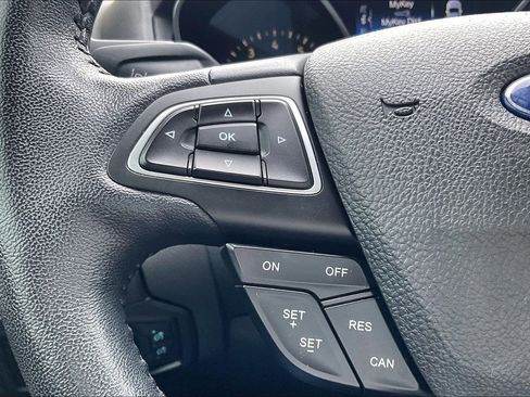 Used 2018 Ford Focus Titanium w/ Titanium Technology Package image 21