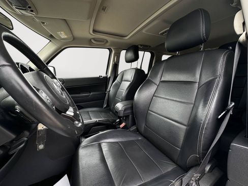 Used 2016 Jeep Patriot High Altitude AWD/4WD image 7