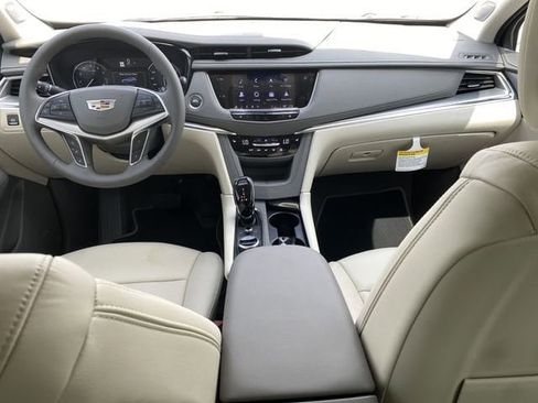 New 2025 Cadillac XT5 Premium Luxury image 10