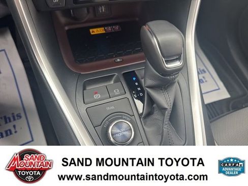 Used 2025 Toyota RAV4 Limited image 19