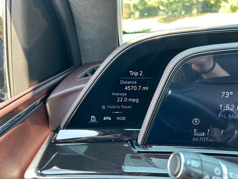 Used 2023 Cadillac Escalade ESV Sport Platinum w/ LPO, ONYX Package AWD/4WD image 32