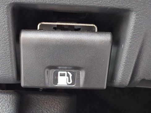 Used 2025 Nissan Sentra S FWD image 26