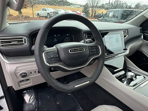 Used 2024 Jeep Wagoneer Series II image 26