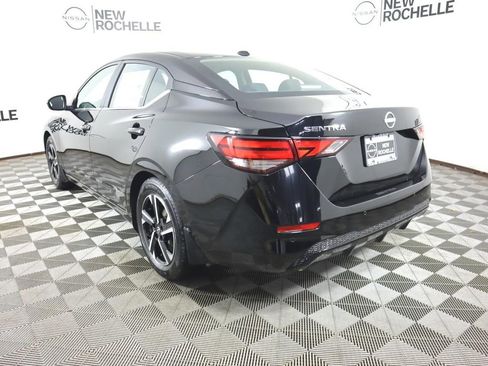 Used 2025 Nissan Sentra SV FWD image 5