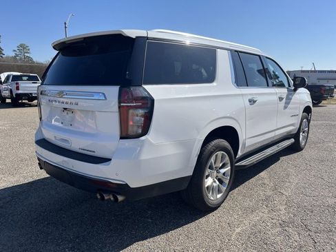 Used 2023 Chevrolet Suburban Premier image 4