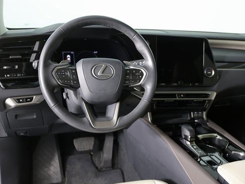 Used 2024 Lexus RX 350 FWD w/ Technology Package image 9