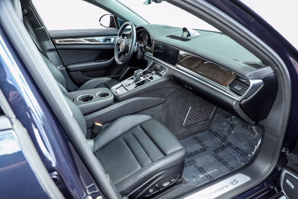 Used 2022 Porsche Panamera 4S AWD/4WD image 43