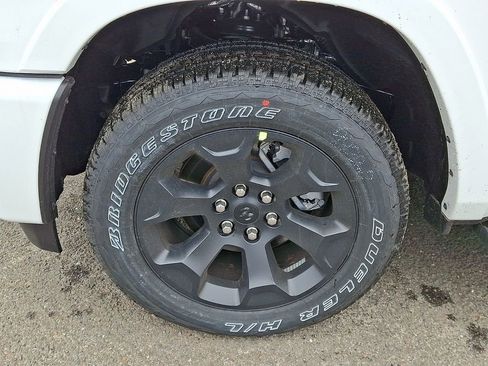 New 2026 RAM 1500 4x4 Crew Cab image 19