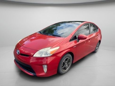Used 2013 Toyota Prius Three w/ Solar Roof Pkg FWD image 2