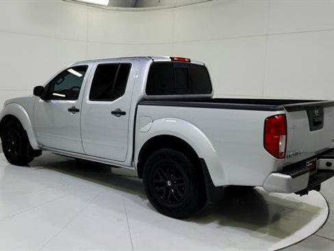 Used 2014 Nissan Frontier SV RWD image 6