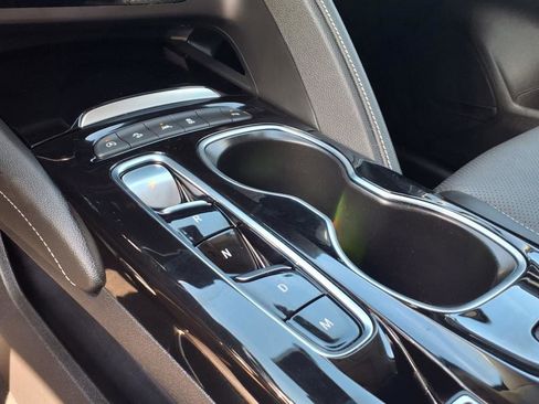 Certified 2021 Buick Envision Essence w/ Sport Touring Package image 14