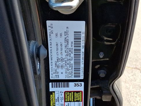 Used 2018 Toyota Tacoma TRD Sport AWD/4WD image 26
