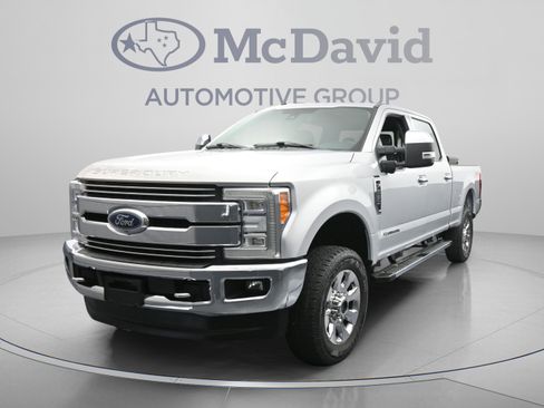 Used 2018 Ford F250 Lariat w/ Lariat Ultimate Package AWD/4WD image 4