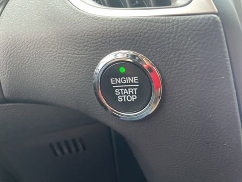 Used 2024 Ford Edge SE w/ Black Appearance Package image 13