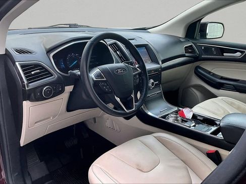 Used 2019 Ford Edge Titanium image 16