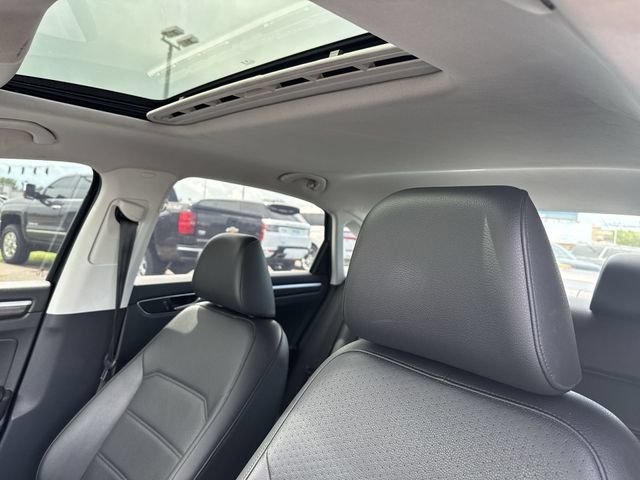 Used 2017 Volkswagen Passat 1.8T SE FWD image 19