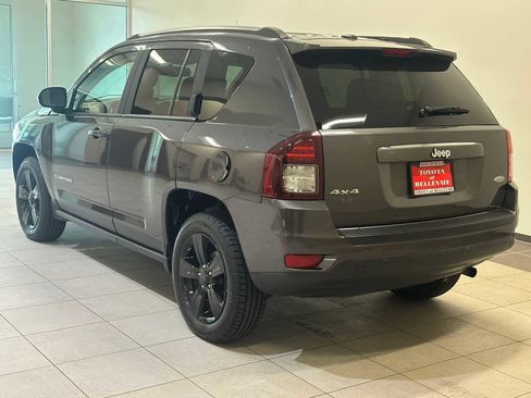 Used 2016 Jeep Compass Latitude AWD/4WD image 4