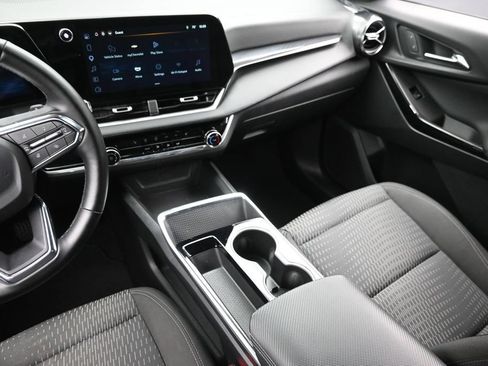 Used 2025 Chevrolet Equinox LT AWD/4WD image 15