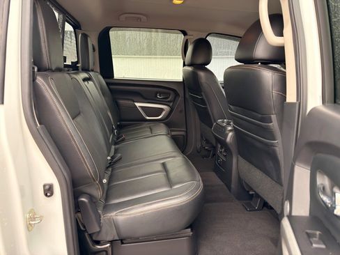 Used 2016 Nissan Titan SL image 26