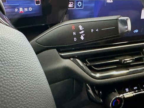 New 2025 Chevrolet Equinox EV RS image 18