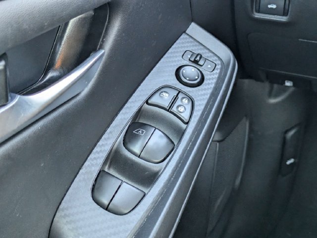 Used 2025 Nissan Sentra SV FWD image 23