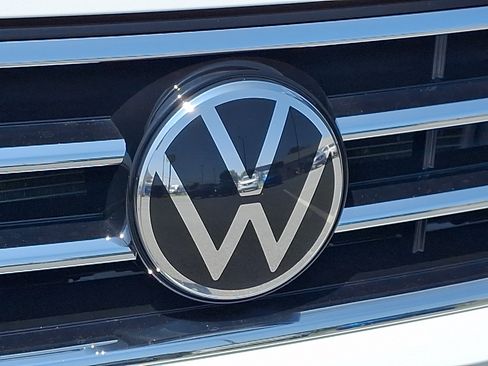 Used 2022 Volkswagen Tiguan SE AWD/4WD image 33