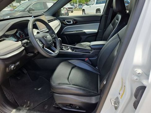 Used 2025 Jeep Compass Limited AWD/4WD image 18