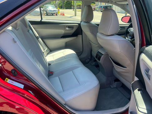 Used 2016 Toyota Camry XLE w/ Advanced Technology Package FWD image 29
