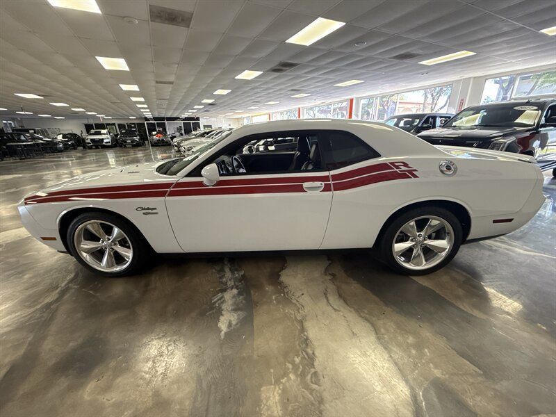 Used 2014 Dodge Challenger R/T RWD image 4