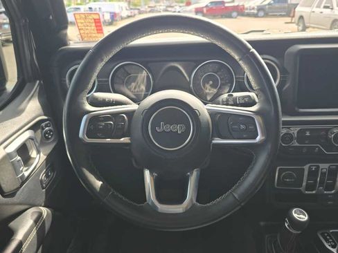 Used 2018 Jeep Wrangler Unlimited Sahara AWD/4WD image 11