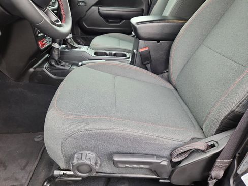 Used 2024 Jeep Wrangler Unlimited Rubicon w/ Convenience Group image 10