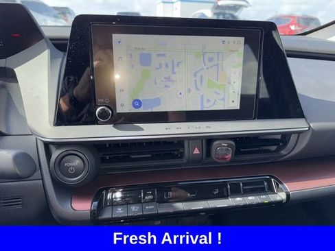 Used 2025 Toyota Prius Plug-In Hybrid image 5