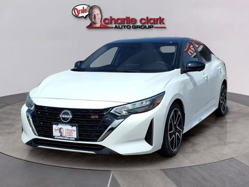 Used 2025 Nissan Sentra SR w/ SR Premium Package FWD image 1