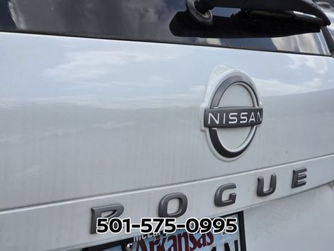 Used 2026 Nissan Rogue SV FWD image 10