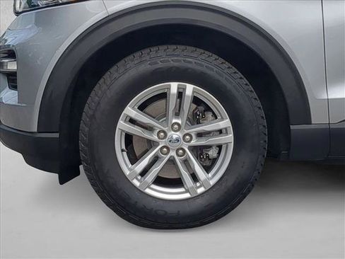 Used 2021 Ford Explorer XLT w/ Equipment Group 202A AWD/4WD image 23