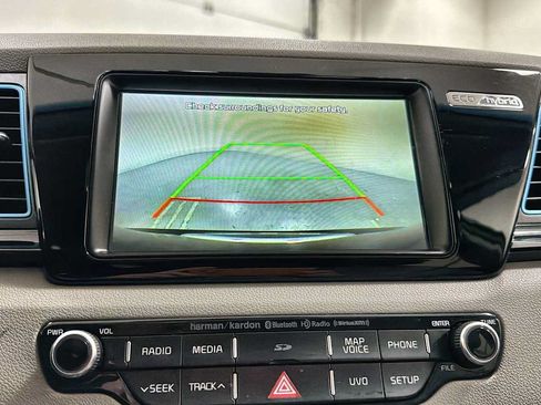 Used 2017 Kia Niro Touring FWD image 19