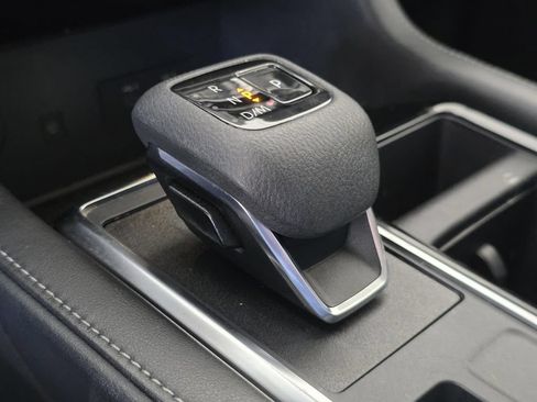Used 2024 Nissan Pathfinder SL AWD/4WD image 30