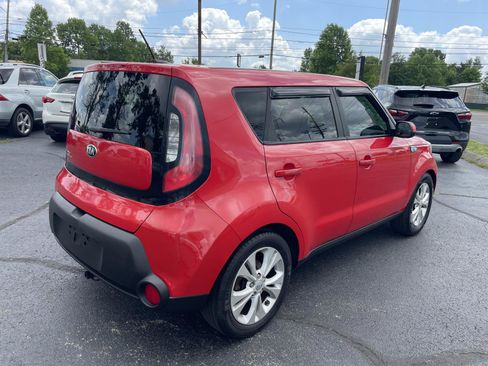 Used 2015 Kia Soul + FWD image 4