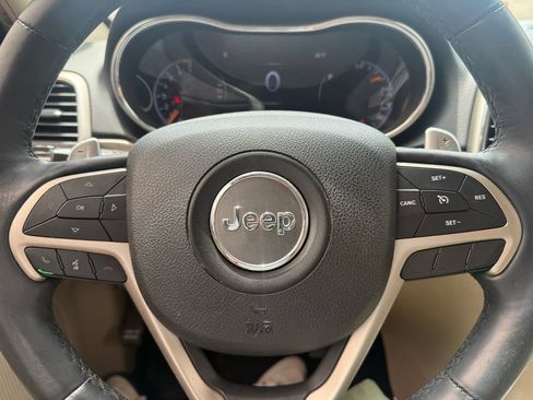 Used 2017 Jeep Grand Cherokee Limited RWD image 8