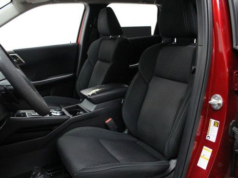 Used 2022 Mitsubishi Outlander ES image 8