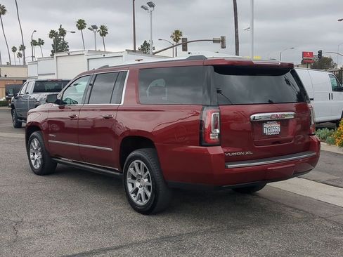 Used 2017 GMC Yukon XL Denali w/ Open Road Package AWD/4WD image 4