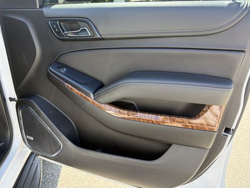 Used 2019 Chevrolet Suburban Premier image 31