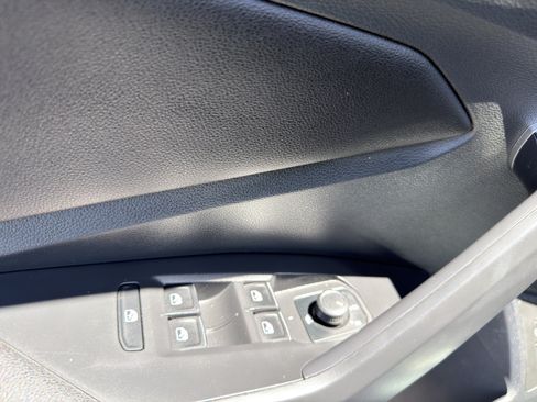 Used 2024 Volkswagen Jetta SE FWD image 23